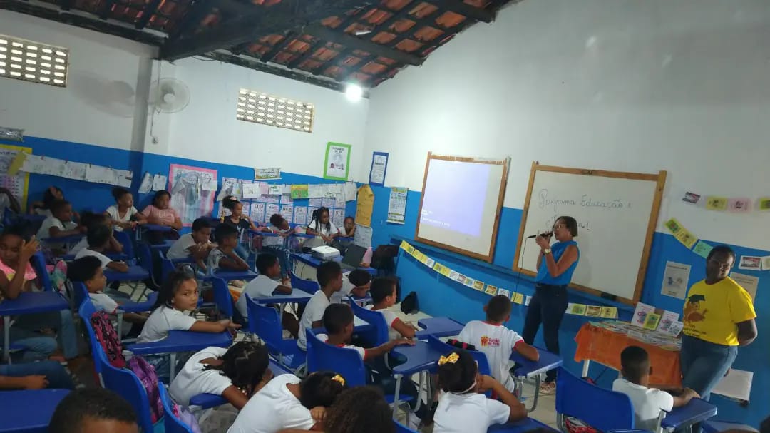 O Núcleo Escolar Gastão Pedreira está desenvolvendo o Projeto Educação e Família.